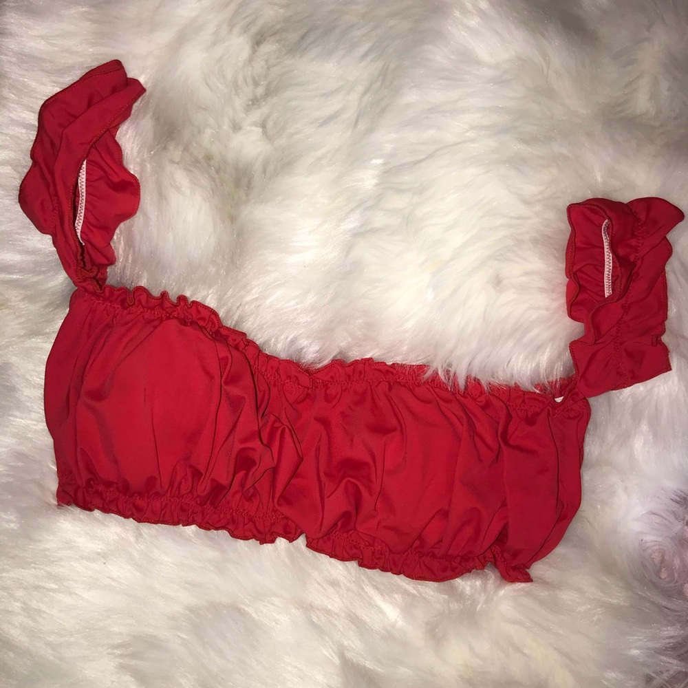 Red bikini - Picture 3 of 4